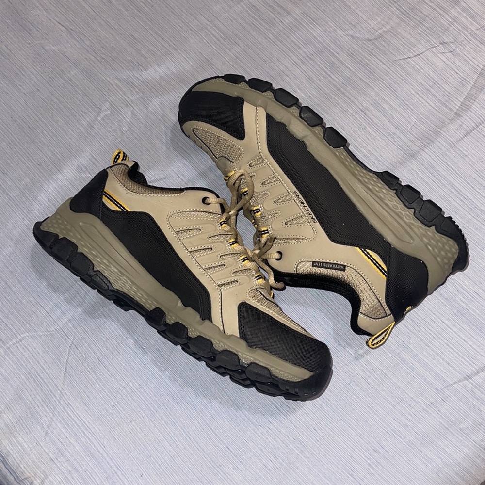 Sketchers Memory Foam Sneaker